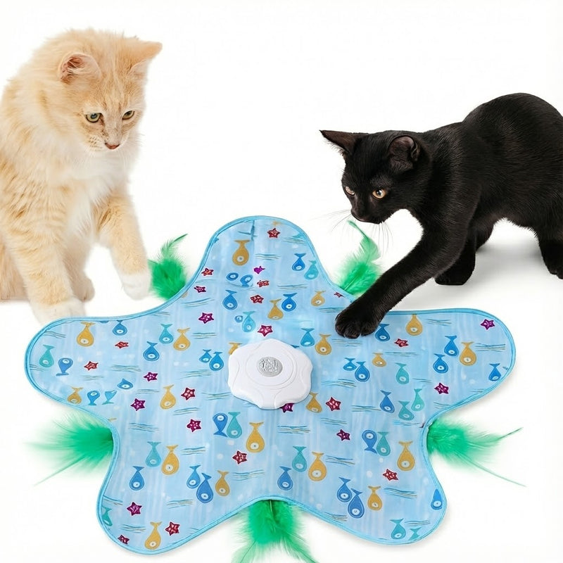 Chat guettant la plume sous le tapis de chasse interactif électrique